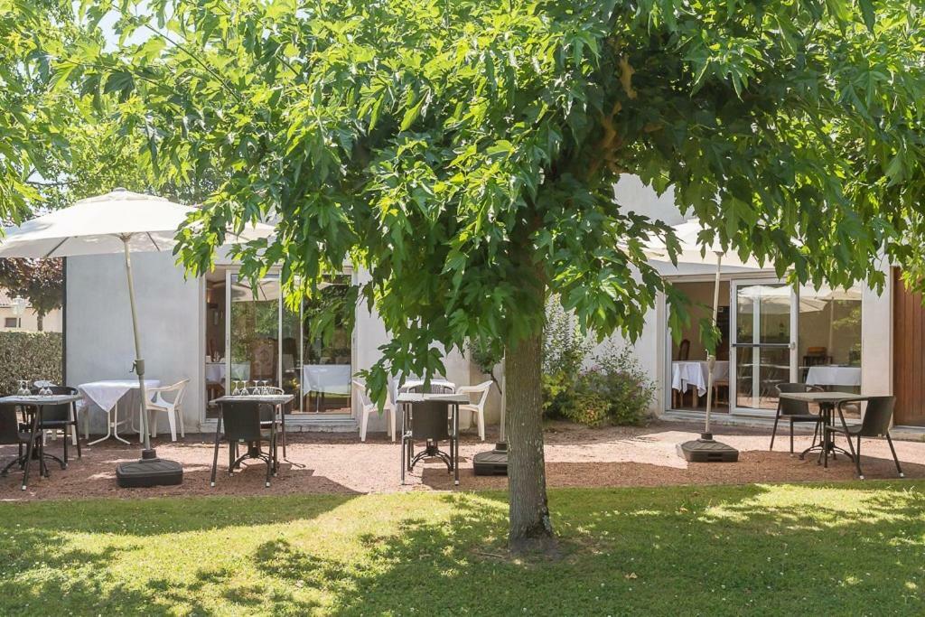 Les Platanes Hotel Etauliers ภายนอก รูปภาพ