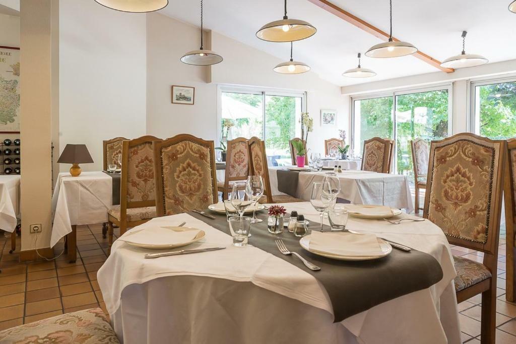 Les Platanes Hotel Etauliers ภายนอก รูปภาพ