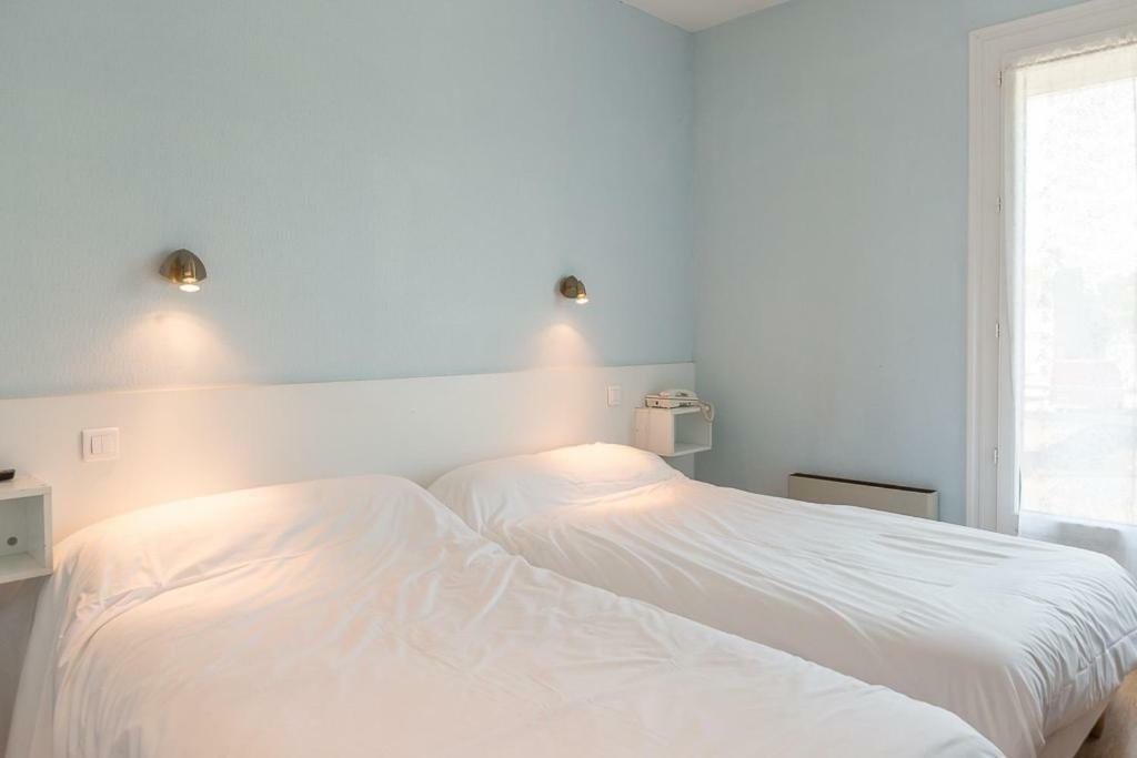 Les Platanes Hotel Etauliers ภายนอก รูปภาพ