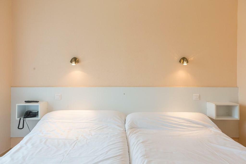 Les Platanes Hotel Etauliers ภายนอก รูปภาพ