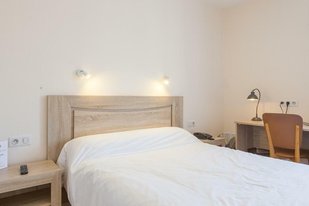 Les Platanes Hotel Etauliers ภายนอก รูปภาพ